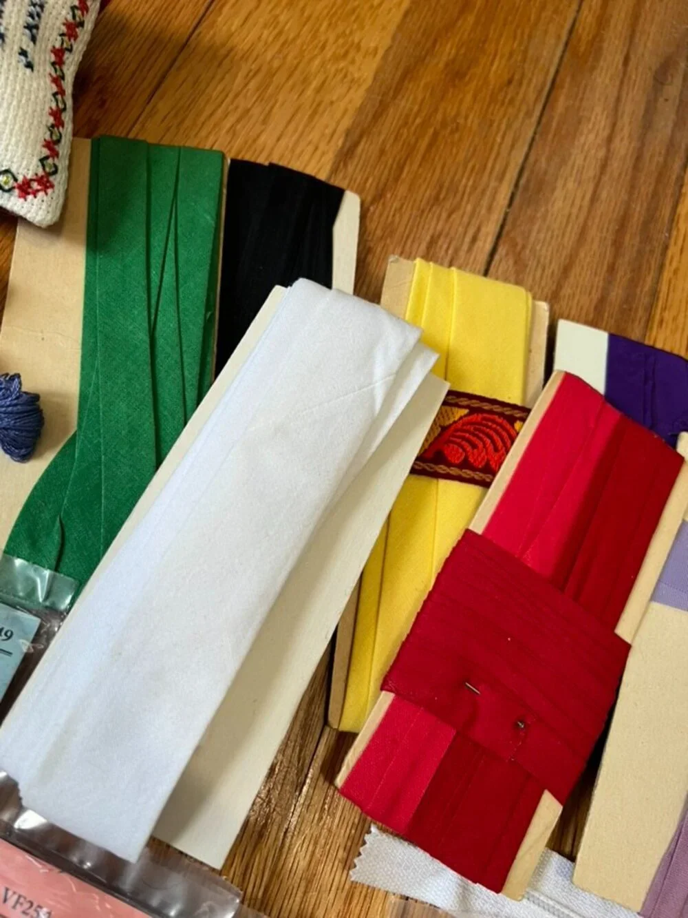 Mixed Sewing Notions Craft Supply Lot Zippers Elastic Trim Embroidery Floss